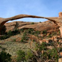 Kdo chce spatřit 92 metrů dlouhý Landscape Arch, ten by si měl opravdu pospíšit,
