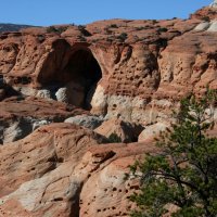k oblouku Cassidy Arch, který nese jméno po banditovi - gentlemanovi Butchi Cassiidym,