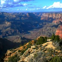 Téměř dva kilometry hluboký Grand Canyon 